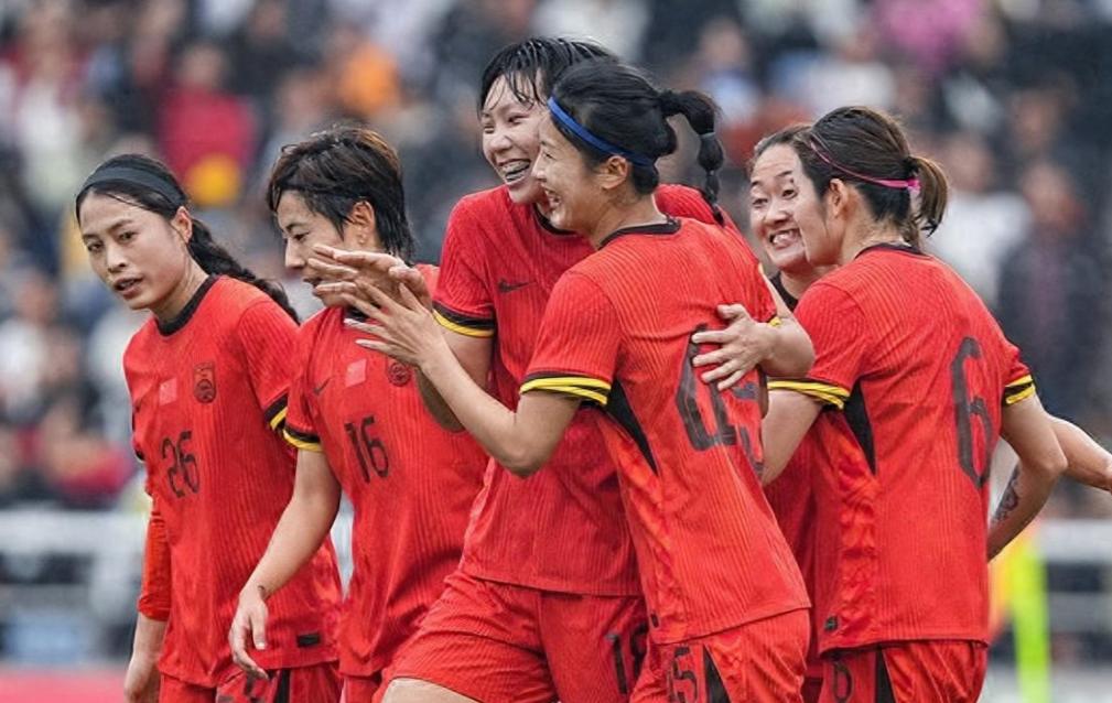 短兵相接！女足对决激烈，双方实力不相上下的简单介绍