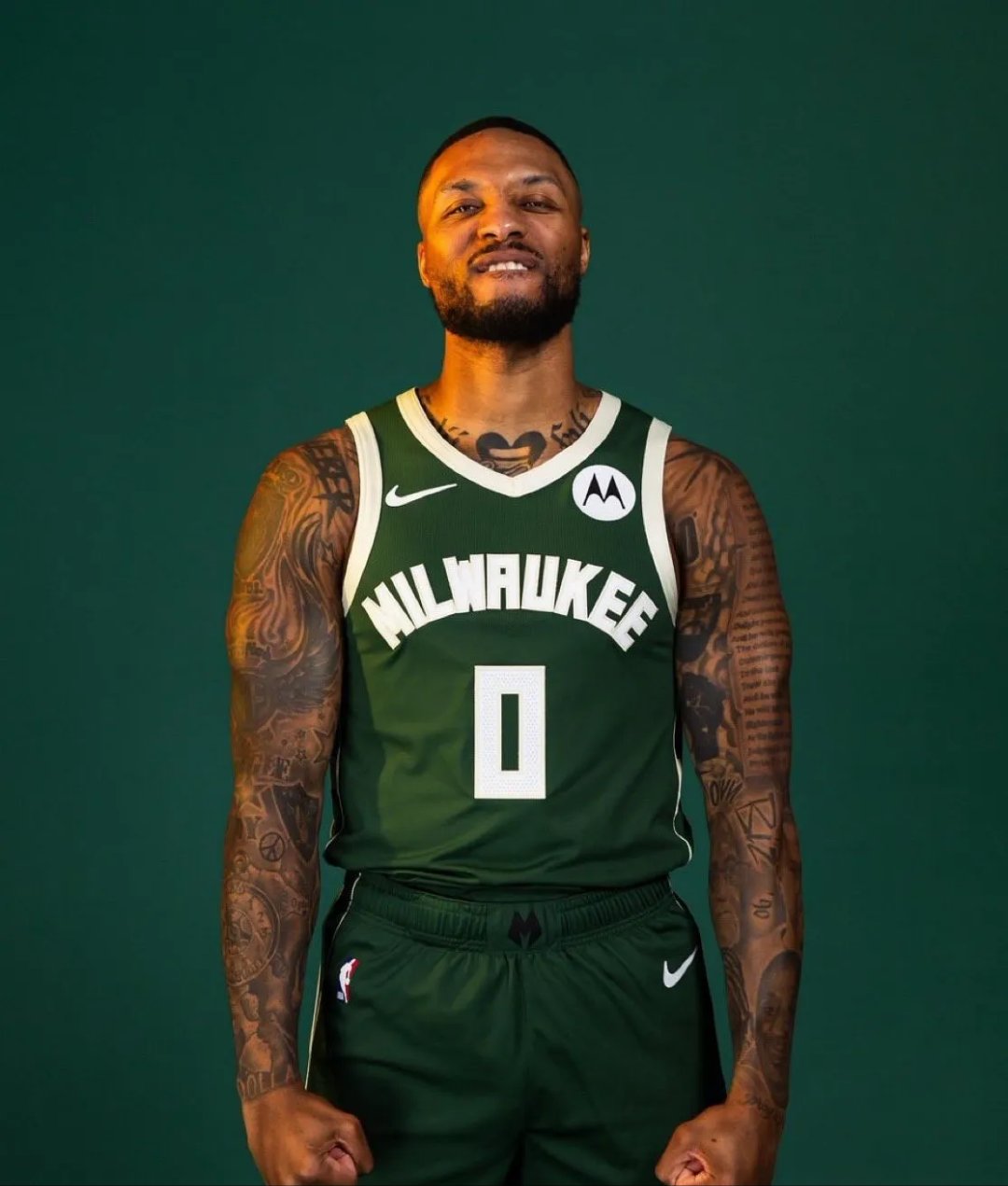 雄鹿逆转中国男篮，拉塞尔一己之力扛起全队的简单介绍