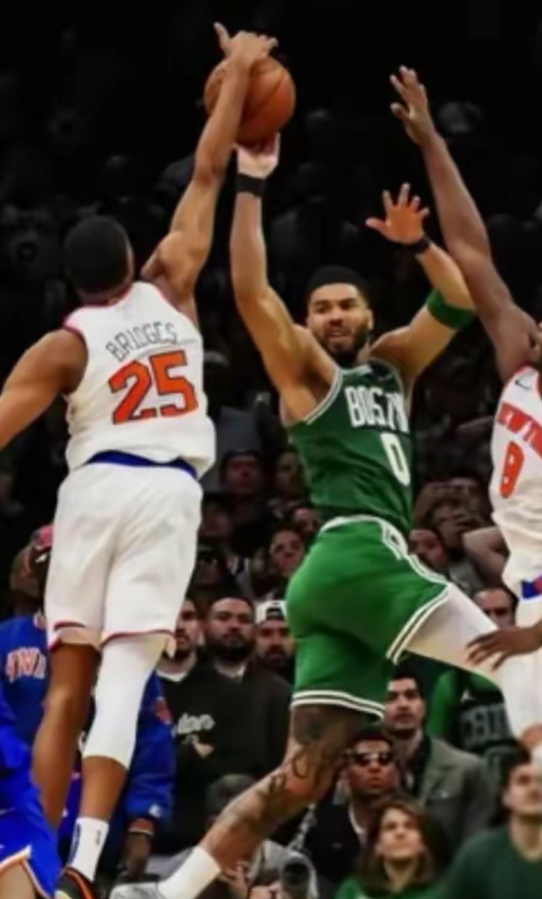 包含公牛逆转步行者，塔图姆关键制胜的词条