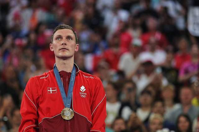 包含泰国羽毛球队绝杀印尼羽毛球队，安赛龙打破历史纪录的词条