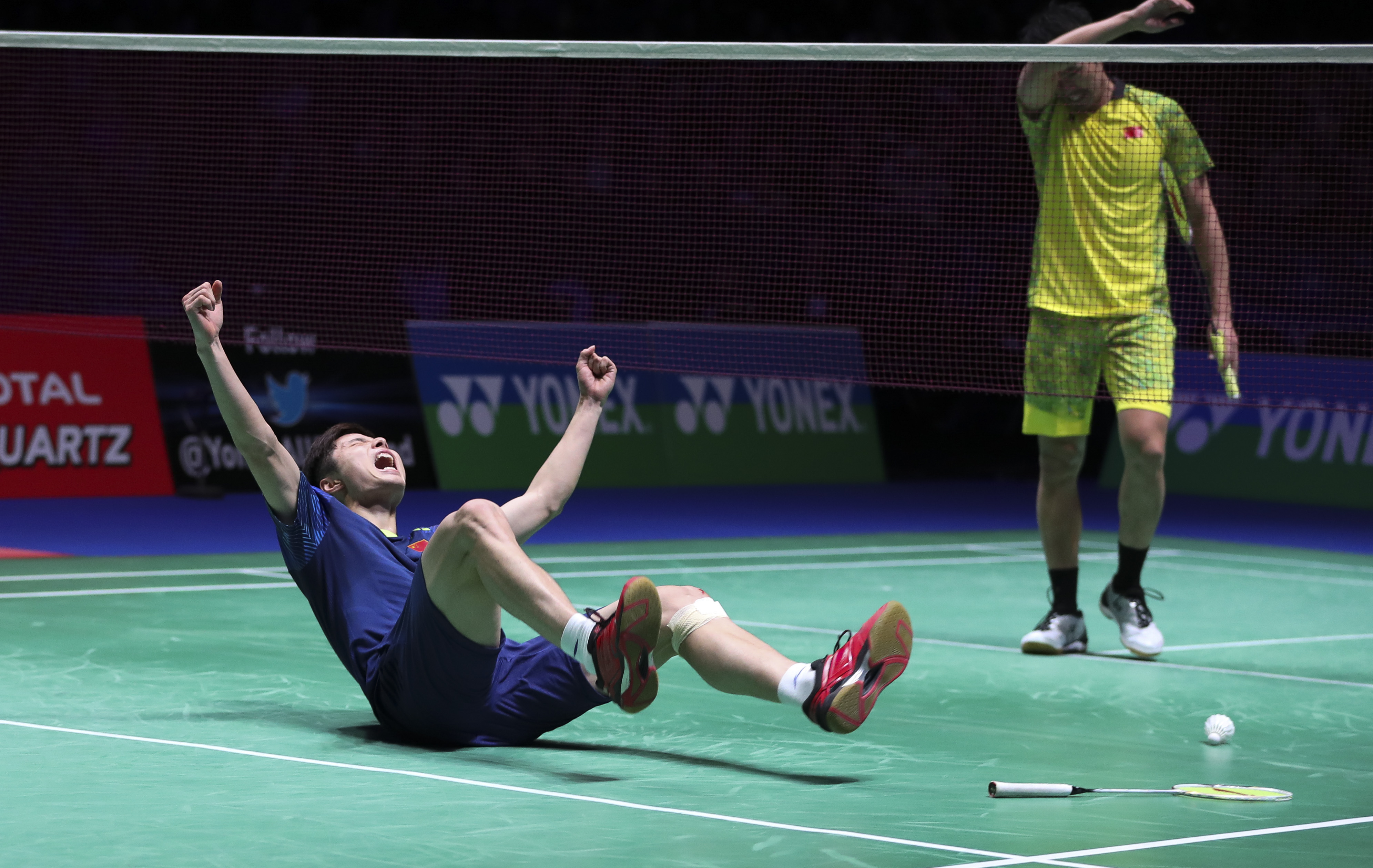 包含羽毛球选手刷新世界纪录，震撼全场的词条