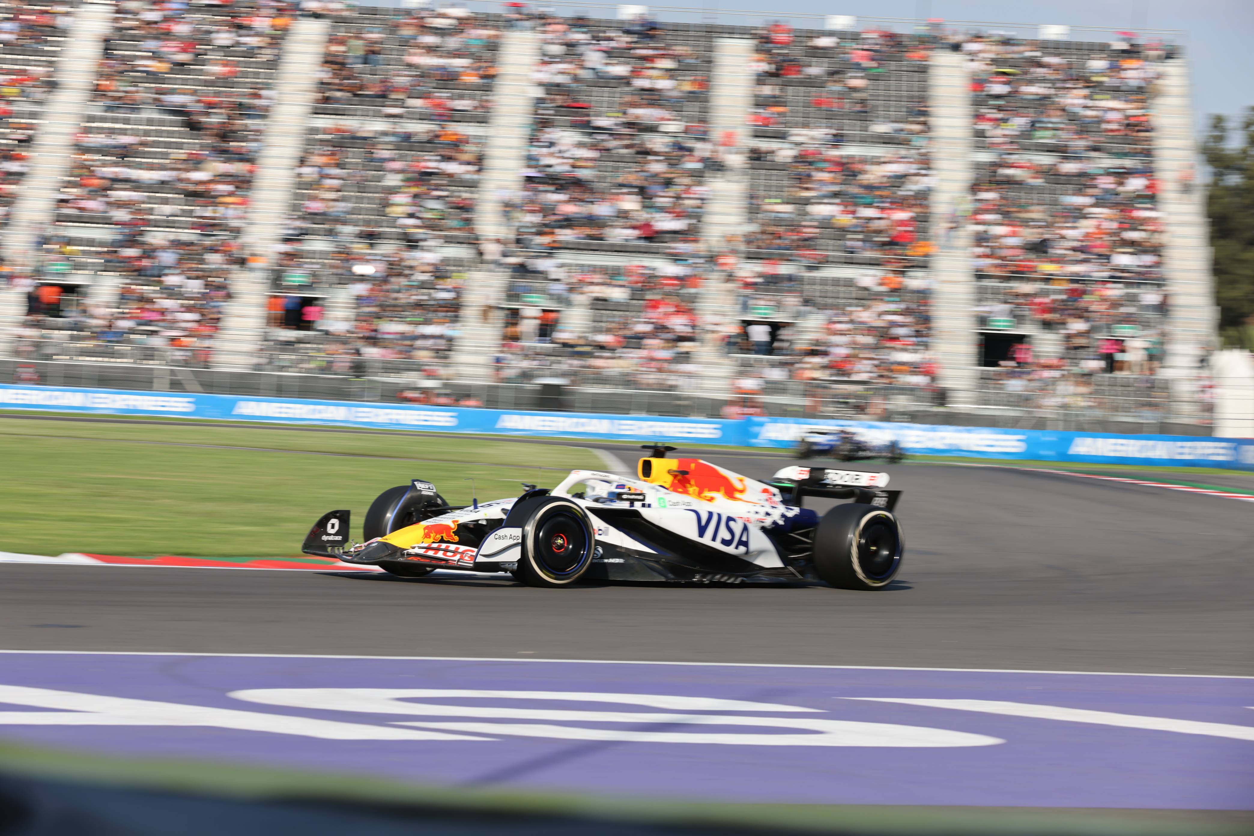 红牛二队翻盘迈凯伦,塞恩斯扛起全队 红牛二队翻盘迈凯伦,塞恩斯扛起全队