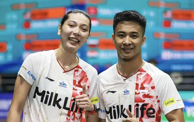 法国队鏖战印度队,黄鸭组合扛起全队 法国队鏖战印度队,黄鸭组合扛起全队